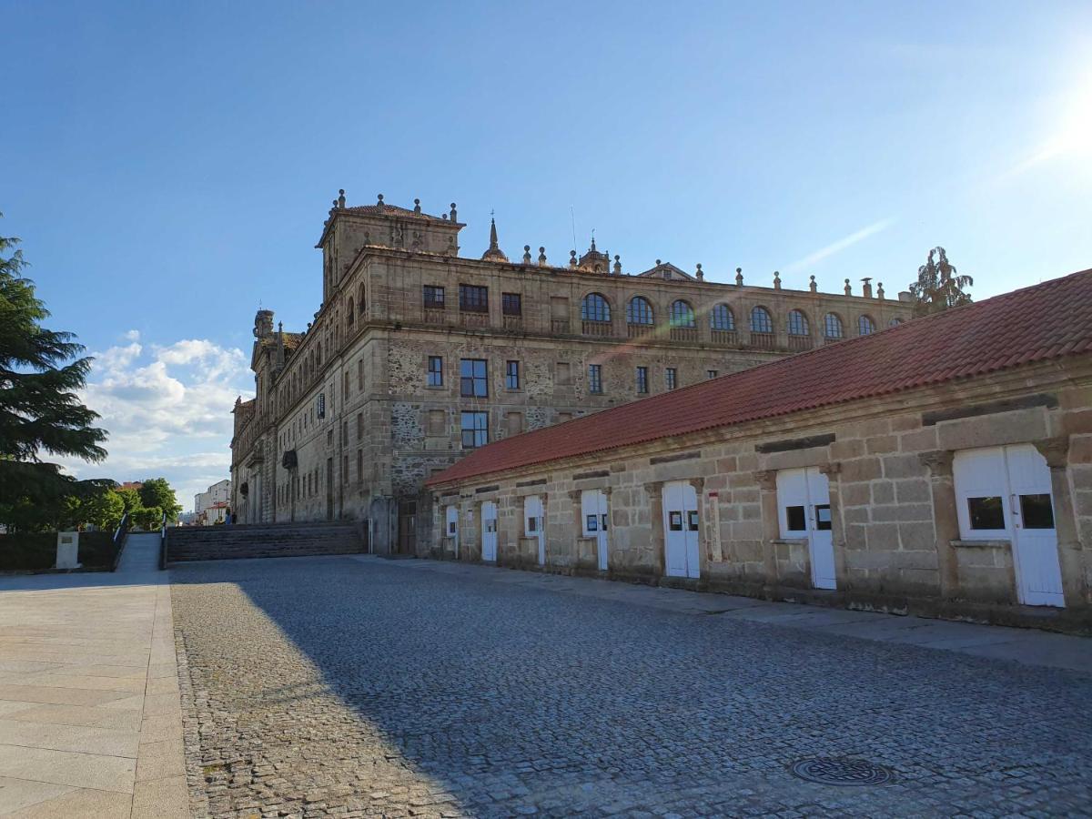 Acogedor Apartamento En El Centro De Monforte Monforte De Lemos Zewnętrze zdjęcie